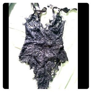 NEVER WORN SHEIN LACE BODYSUIT